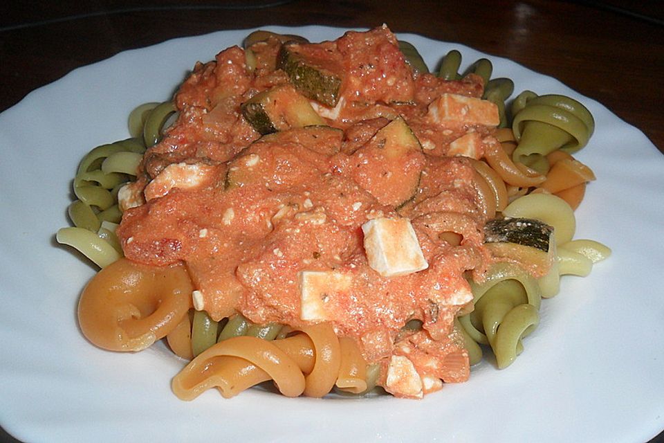 Pasta mit Schafskäse - Tomaten - Sauce