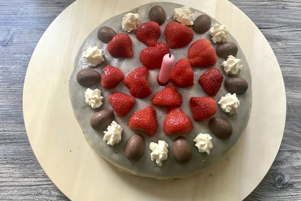 Erdbeer - Marzipan - Torte