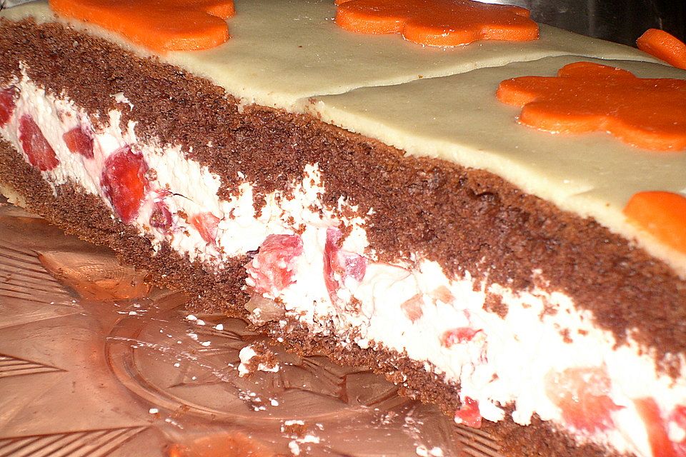 Erdbeer - Marzipan - Torte