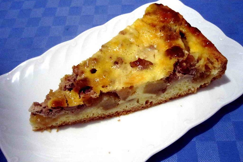 Rhabarber - Nuss - Sahne - Kuchen mit Mürbteigboden