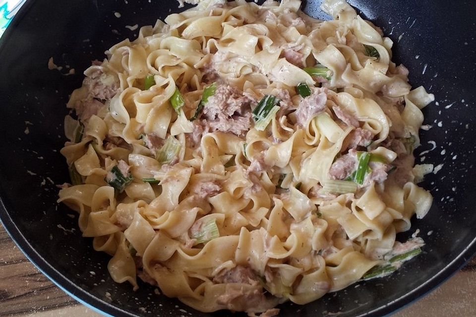 Feuermohns Pasta mit Thunfisch - Porree - Sauce