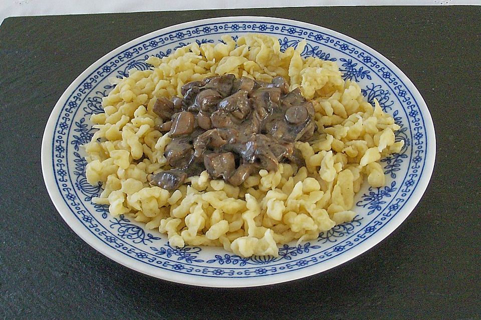 Spätzle mit Champignonsauce