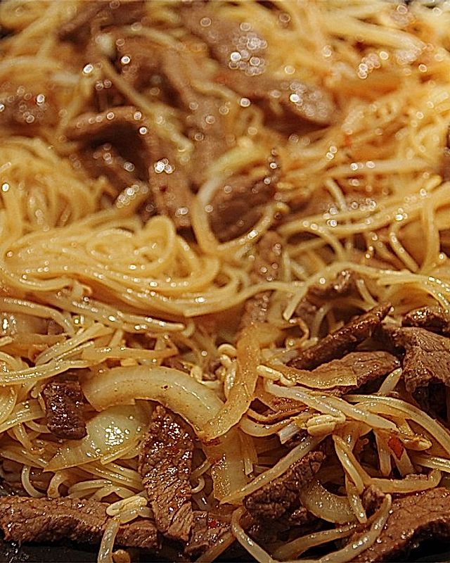 Asiatisches Rindergeschnetzeltes mit Spaghettini