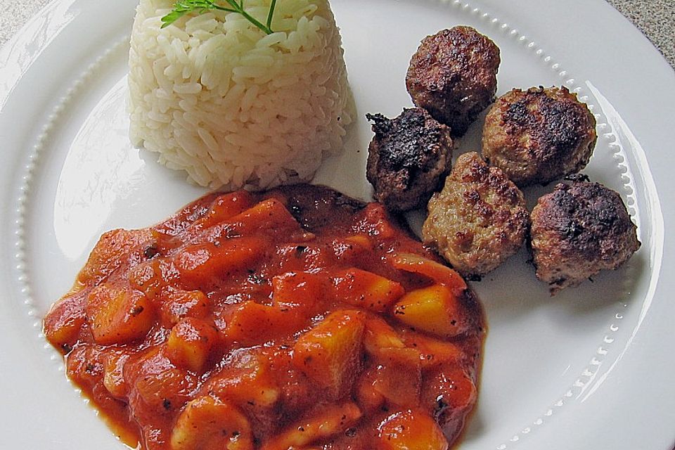 Scharfe Bananen - Fleischbällchen mit süß - saurer Sauce