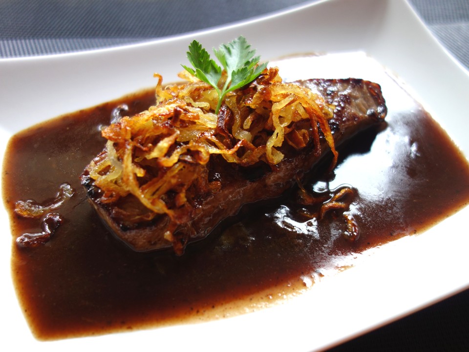 Rostbraten mit Zwiebeln