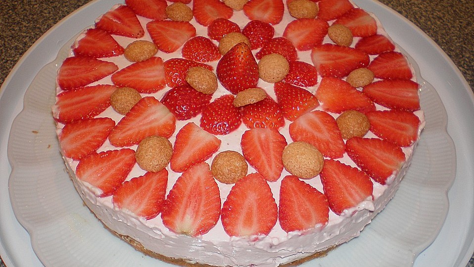 Erdbeer - Amarettini - Torte von Neoniehome