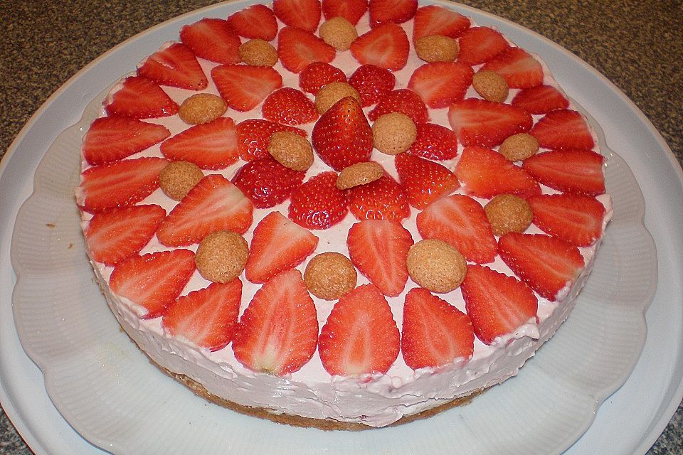 Erdbeer - Amarettini - Torte