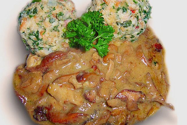 Semmelknödel mit Waldpilzsoße von Kräuterjule| Chefkoch