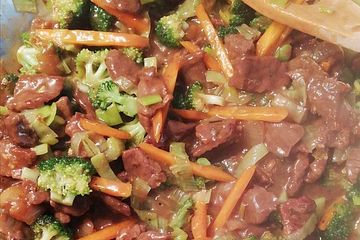 Asiatische Rindfleisch-Brokkoli-Pfanne