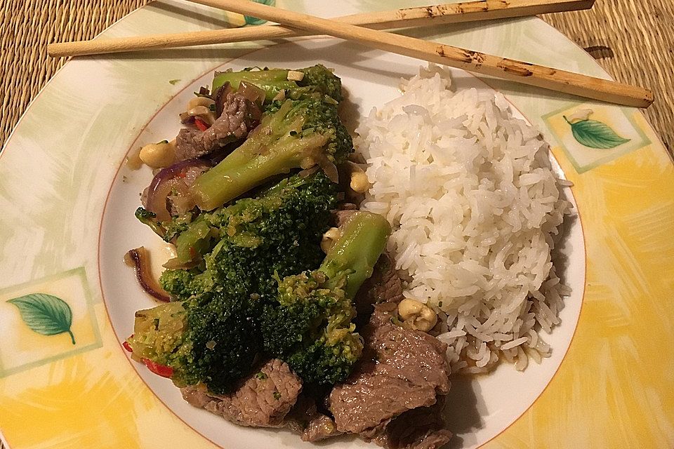 Asiatische Rindfleisch-Brokkoli-Pfanne