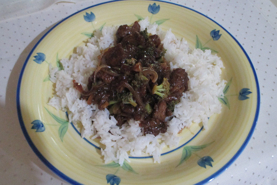 Asiatische Rindfleisch-Brokkoli-Pfanne