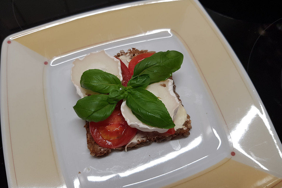 Mallorquinisches Tomatenbrot mit Ziegenkäse