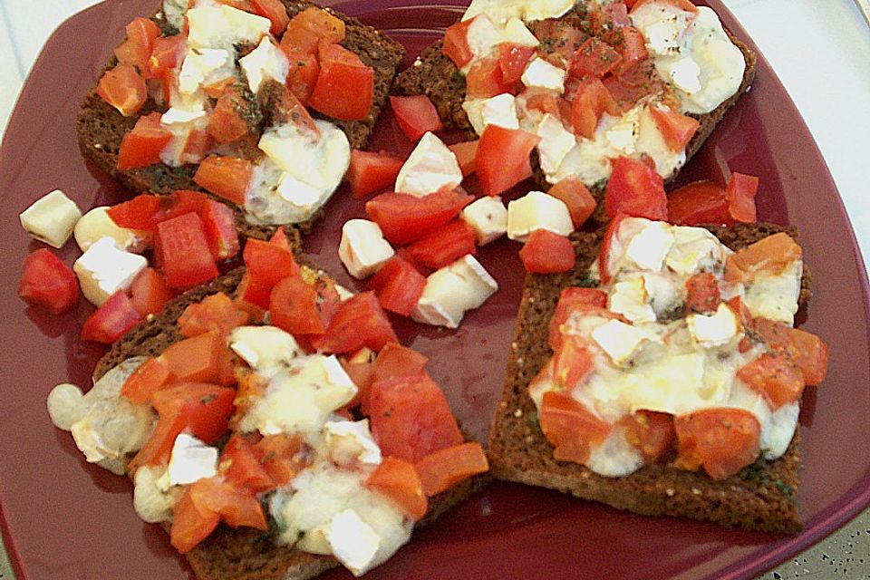 Mallorquinisches Tomatenbrot mit Ziegenkäse