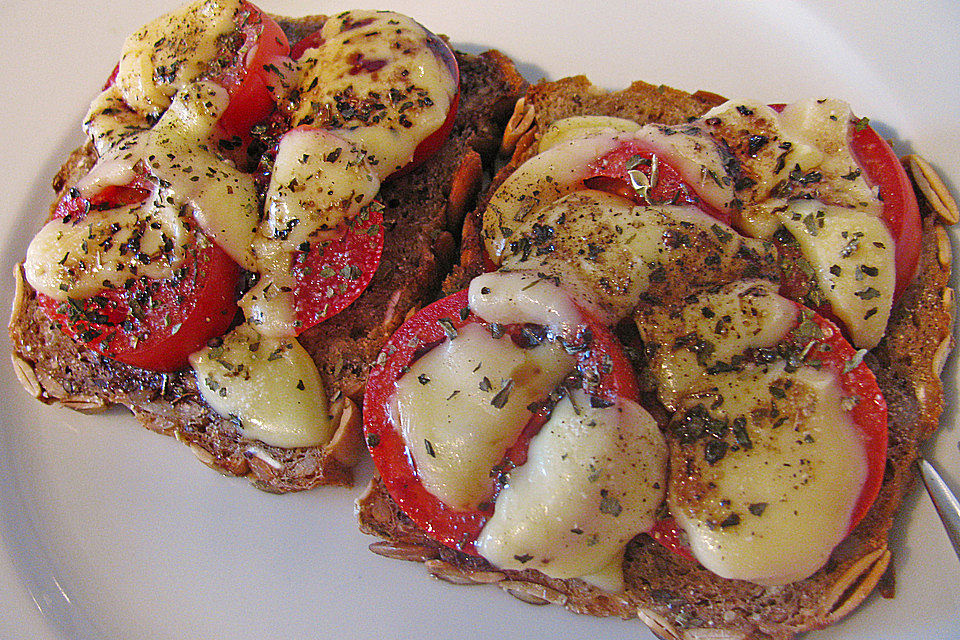 Mallorquinisches Tomatenbrot mit Ziegenkäse