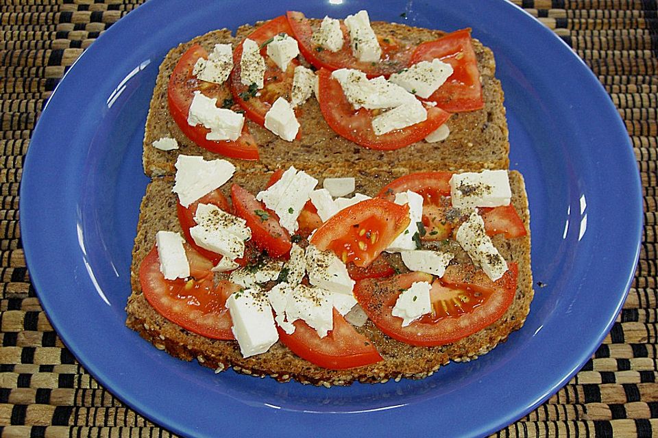 Mallorquinisches Tomatenbrot mit Ziegenkäse