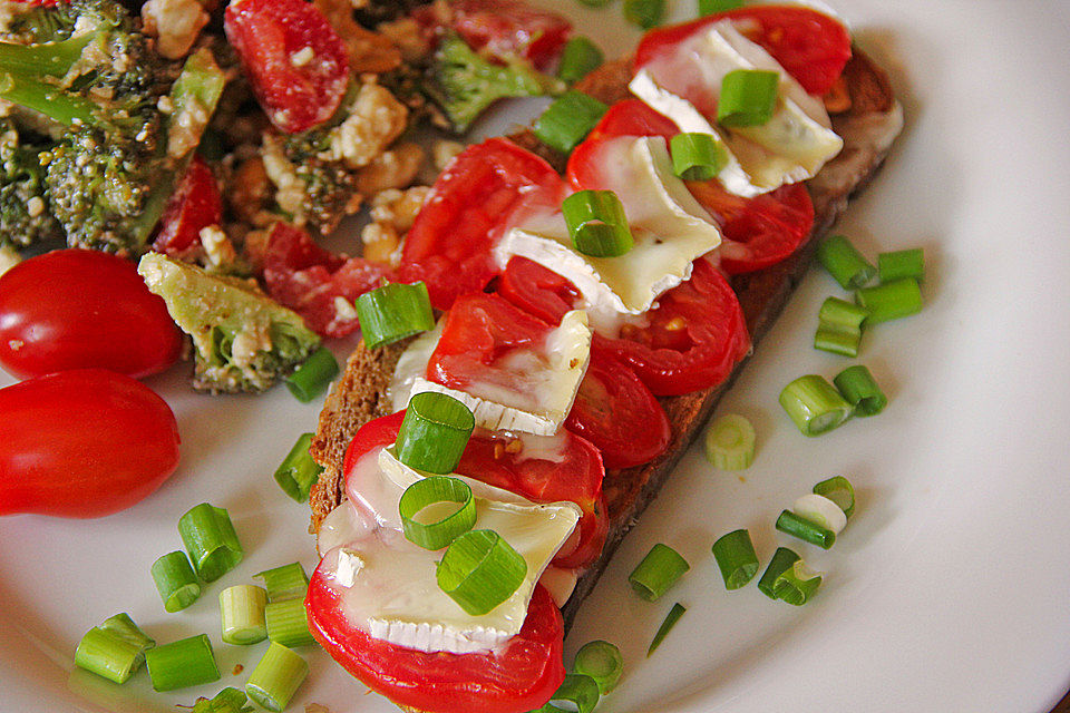 Mallorquinisches Tomatenbrot mit Ziegenkäse