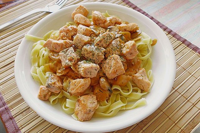 Gebratener Lachs auf Bandnudeln von marettchen| Chefkoch