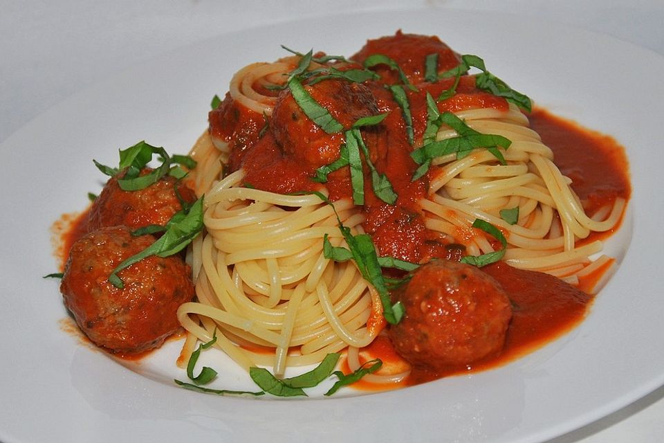 Italienische Fleischklößchen in Tomatensoße