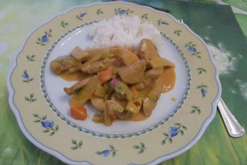 Thaicurry mit Hähnchenbrust und Kokosmilch