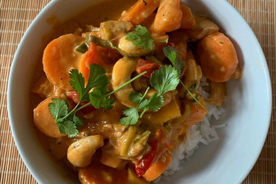 Thaicurry mit Hähnchenbrust und Kokosmilch