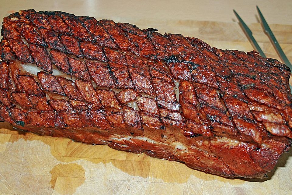 Krustenbraten vom Schwein mit Kartoffelpüree und Karamellsauerkraut