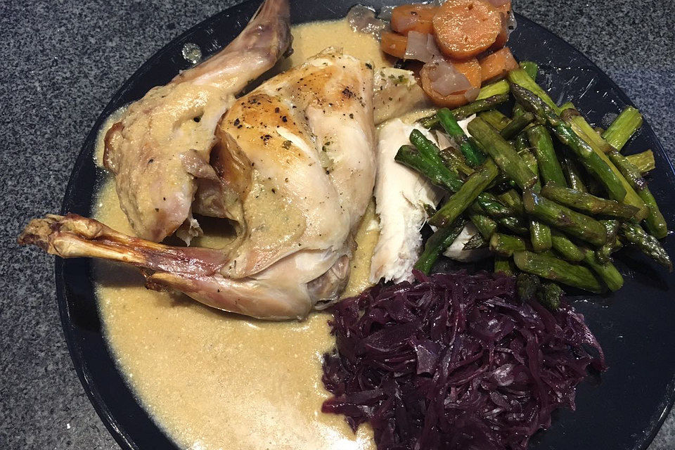 Kaninchen in Rotwein - Creme fraiche Sauce