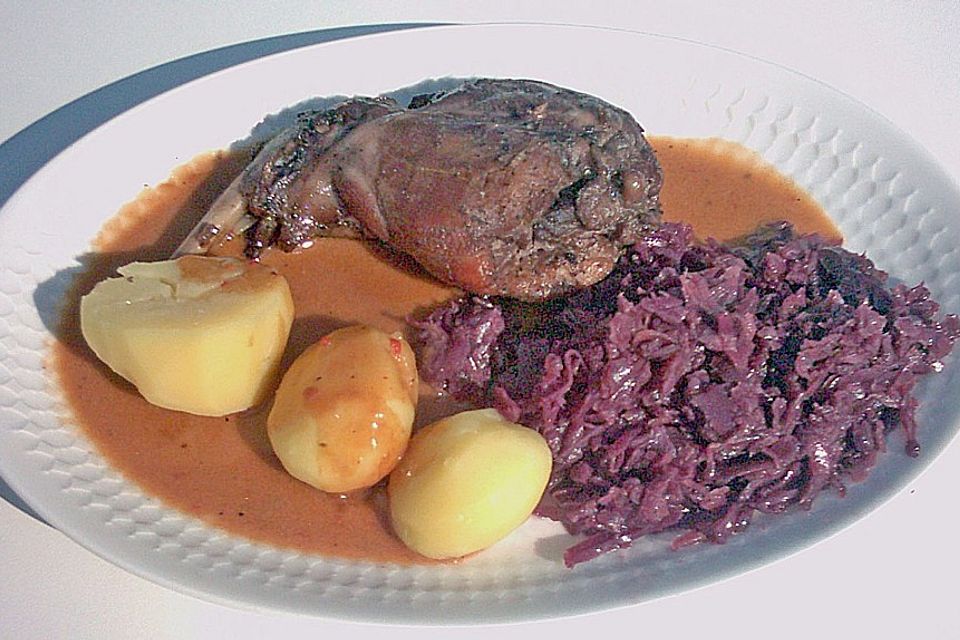 Kaninchen in Rotwein - Creme fraiche Sauce