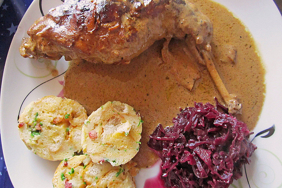 Kaninchen in Rotwein - Creme fraiche Sauce