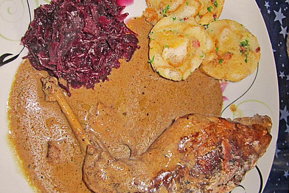 Kaninchen in Rotwein - Creme fraiche Sauce