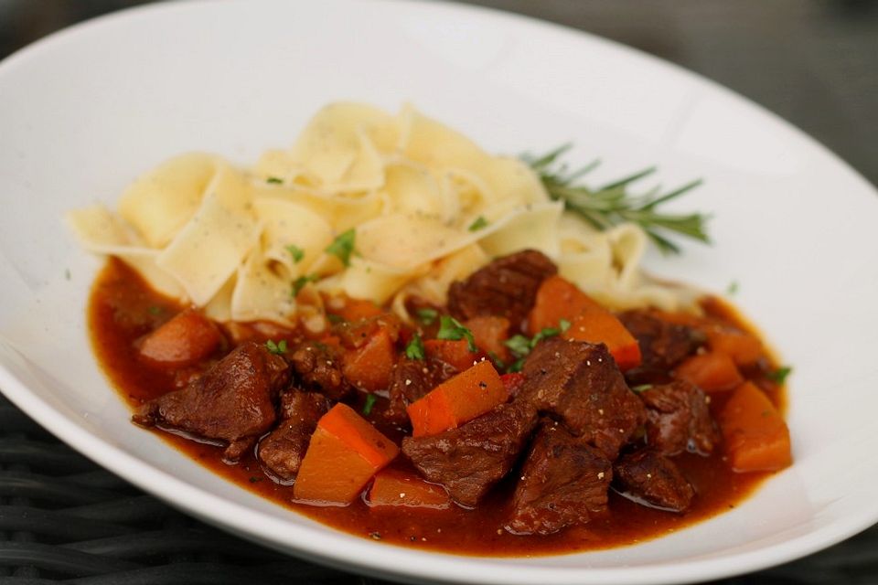 Gulasch vom Rind mit Kürbis