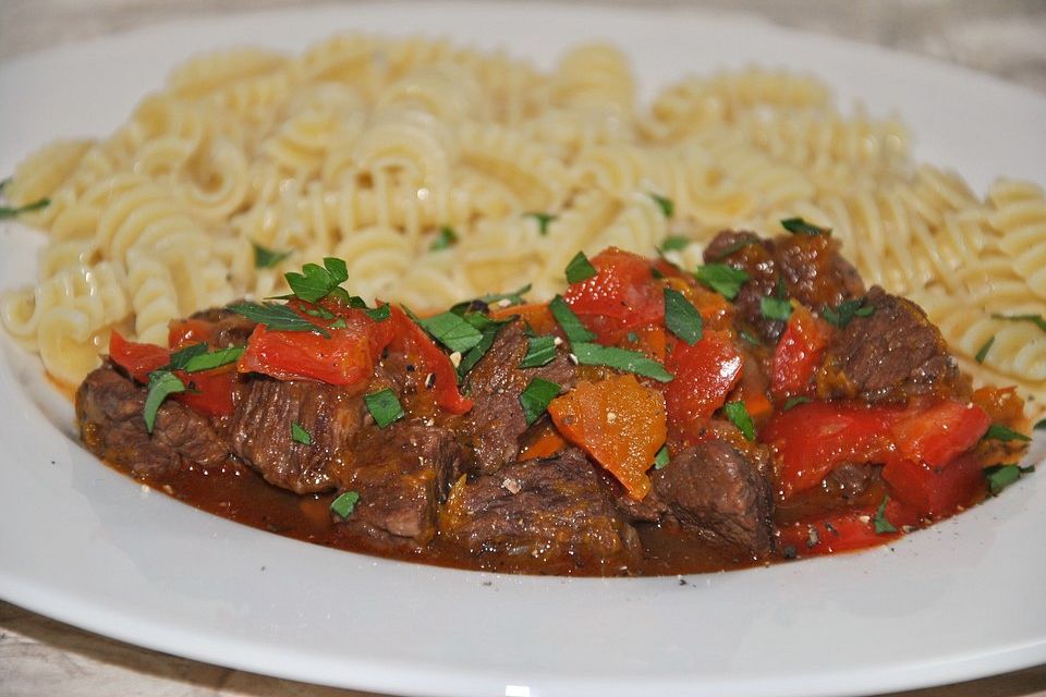 Gulasch vom Rind mit Kürbis