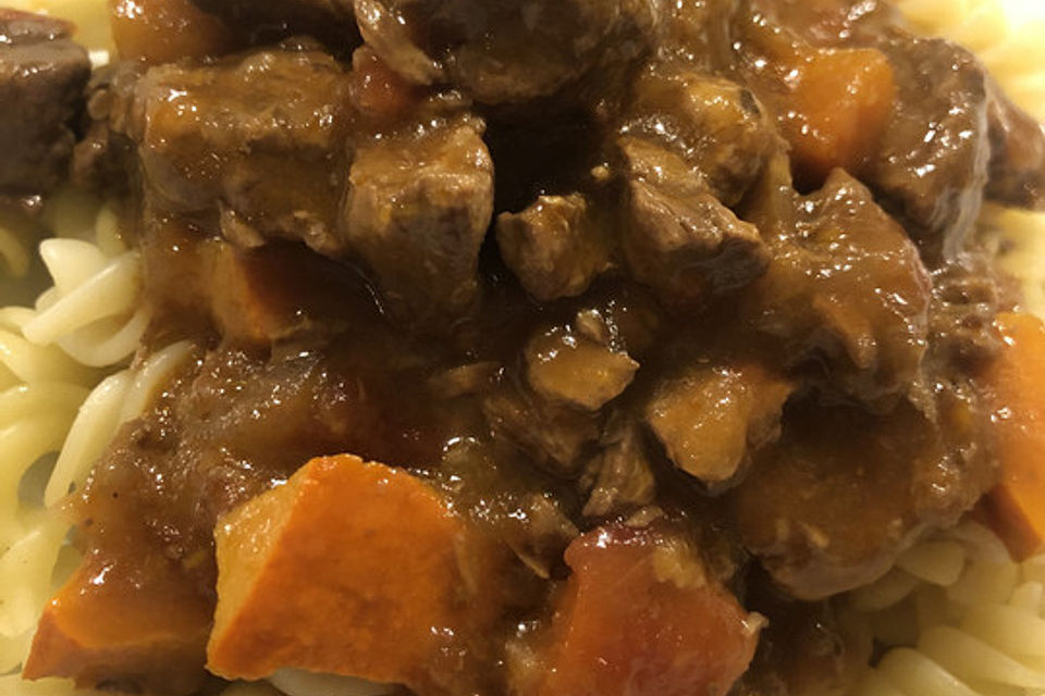 Gulasch vom Rind mit Kürbis