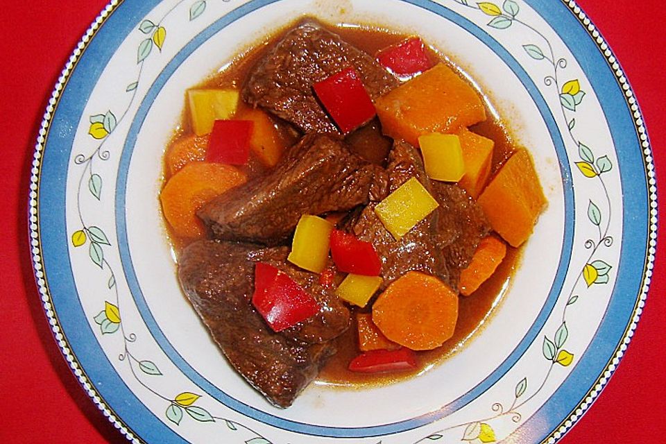 Gulasch vom Rind mit Kürbis