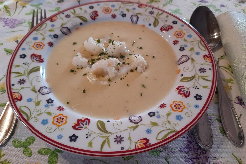 Pürierte Blumenkohlsuppe