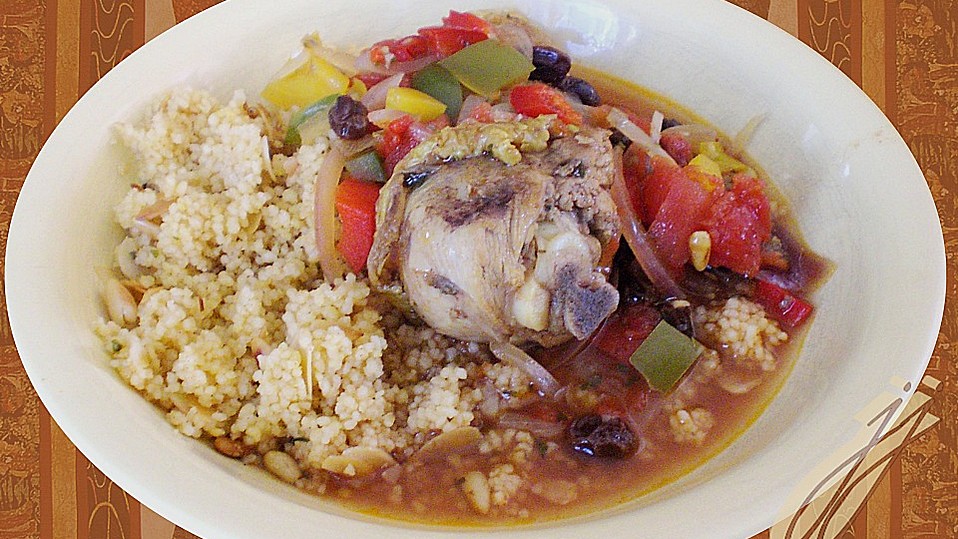 Couscous mit Hähnchenfleisch, Rosinen, Mandeln und Pinienkernen von simoon