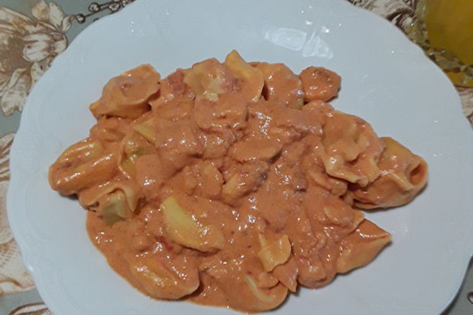 Tortellini mit Scampi und Krabben