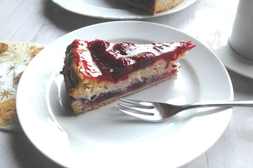 Milchreiskuchen mit Sauerkirschen