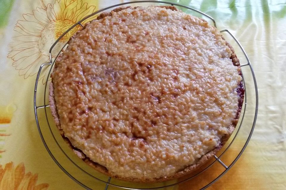 Milchreiskuchen mit Sauerkirschen