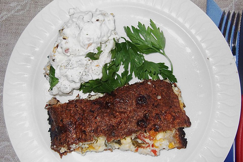 Griechischer Hackbraten und Gurkensalat mit Joghurt