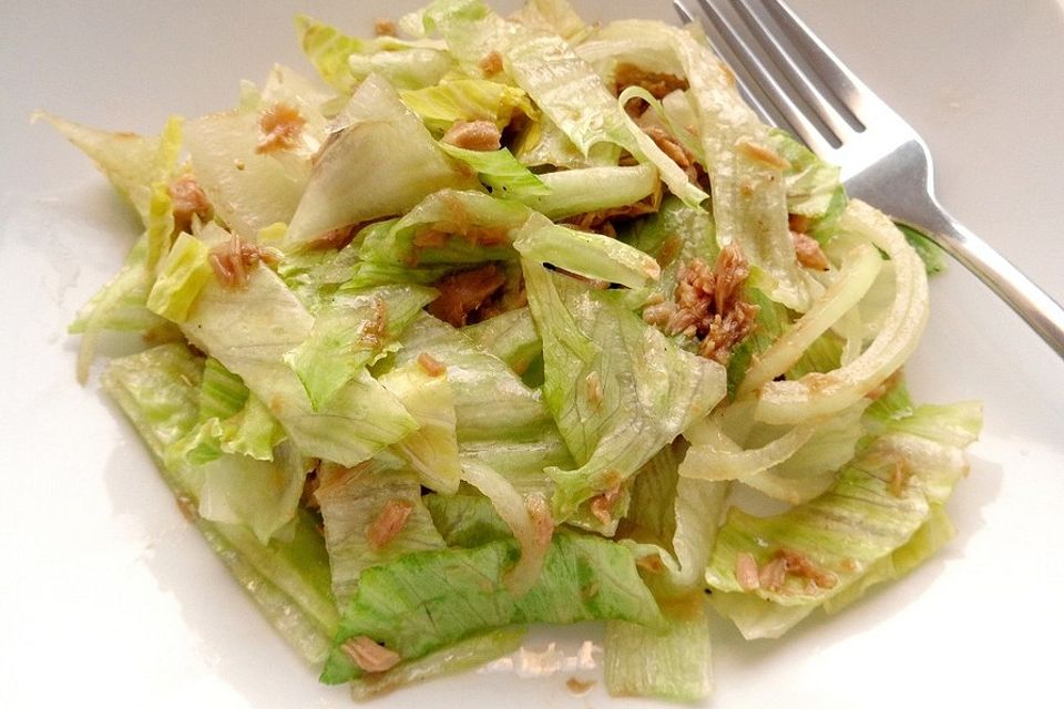 Eisbergsalat mit Thunfisch