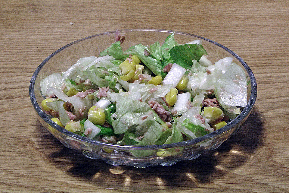 Eisbergsalat mit Thunfisch