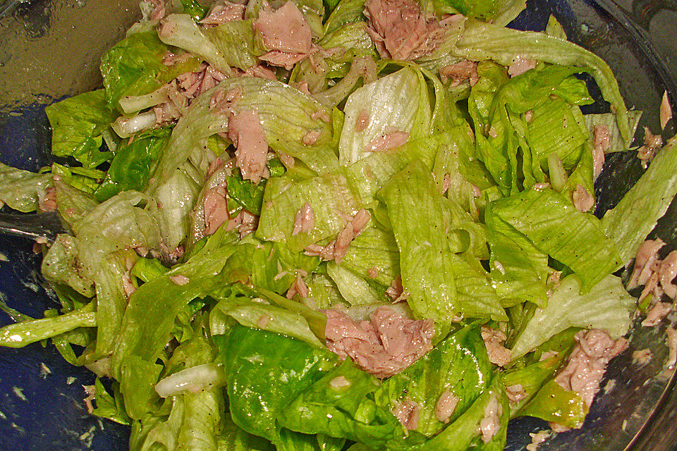 Eisbergsalat mit Thunfisch