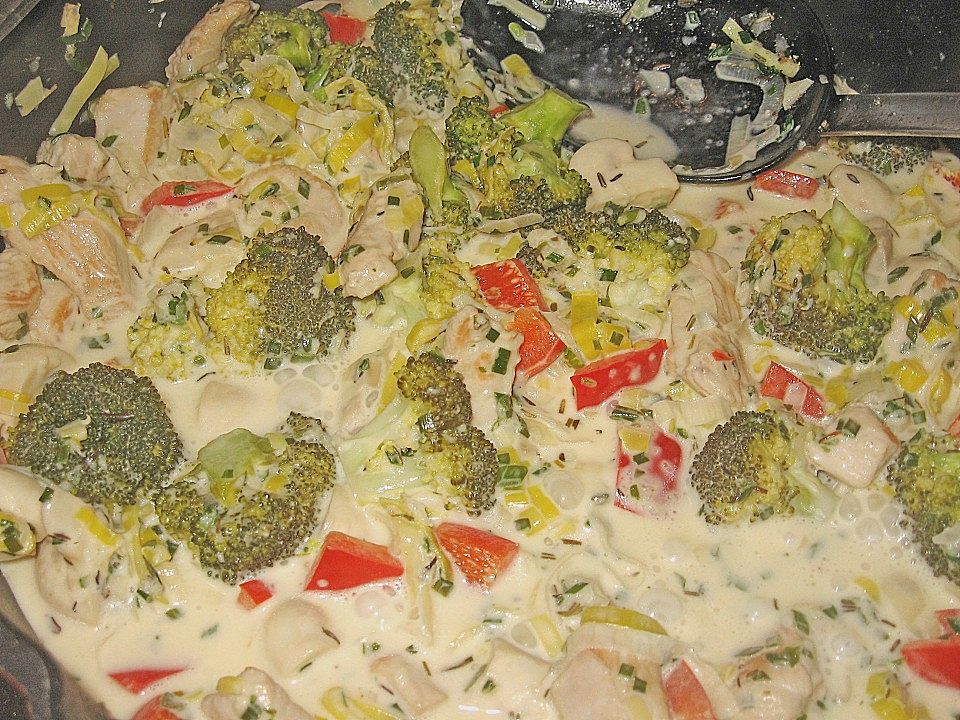 Putenpfanne in einer Gemüse - Schnittlauchsauce von feuermohn| Chefkoch