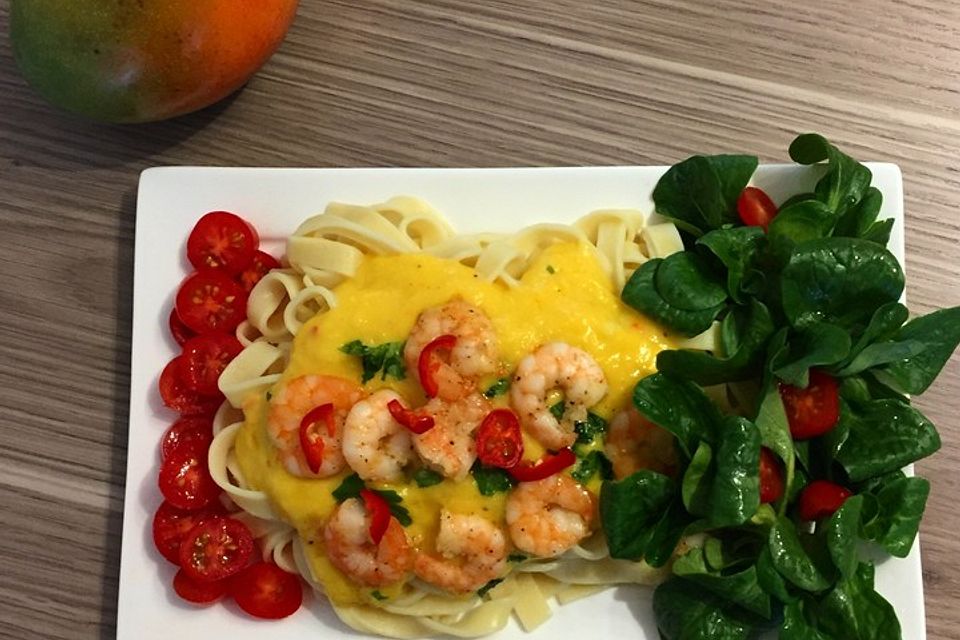 Linguine mit Mango - Chili - Sauce und Riesengarnelen