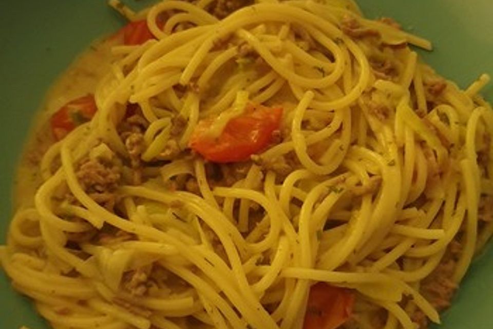 Spaghetti mit Lauchzwiebel - Hackfleisch - Sauce