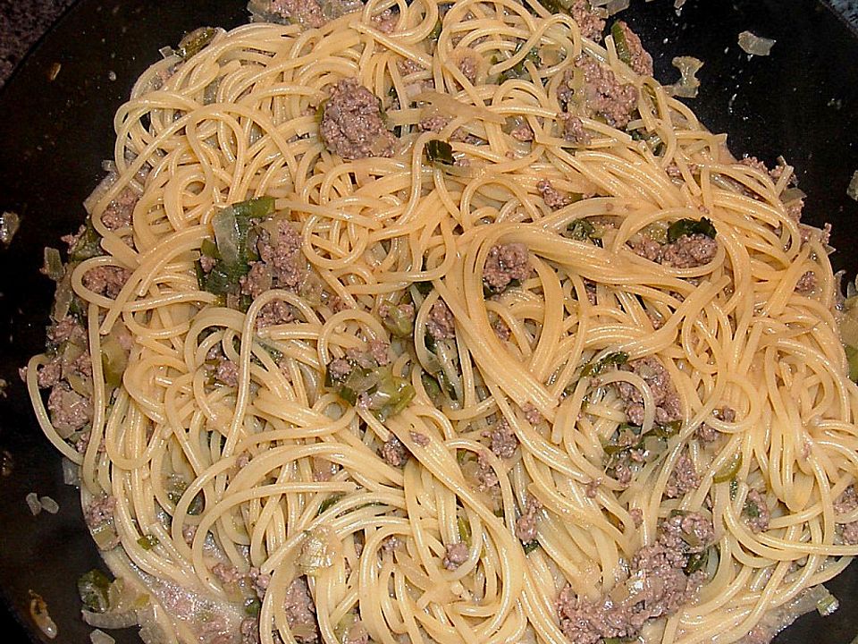 Spaghetti mit Lauchzwiebel - Hackfleisch - Sauce von PetitZebre| Chefkoch