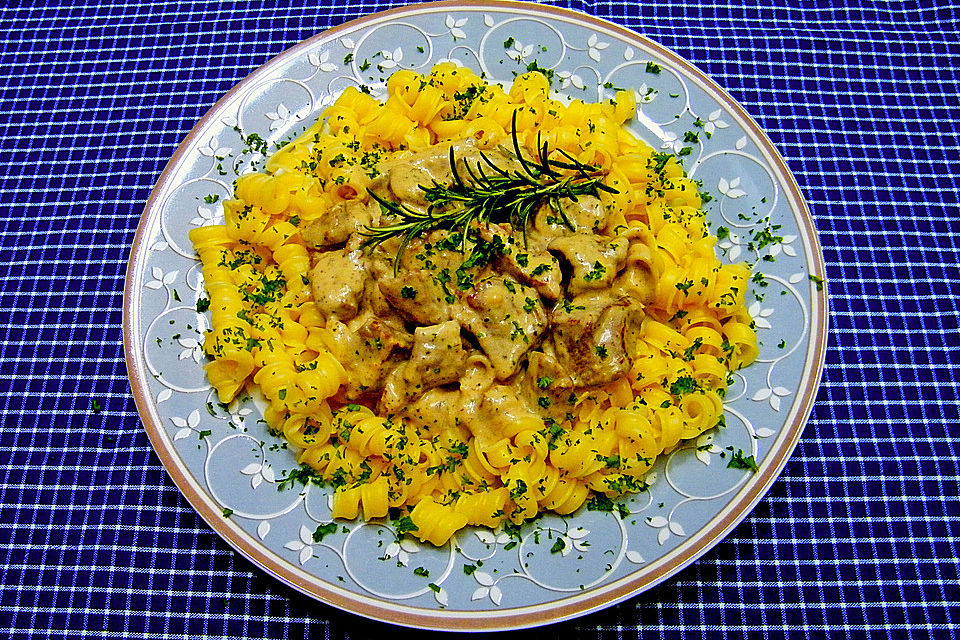 Geschnetzelte Putenbrust in Knoblauchsauce