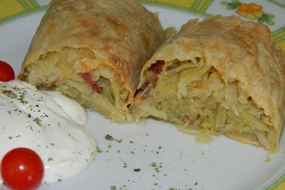 Burgenländischer Krautstrudel mit Rahm