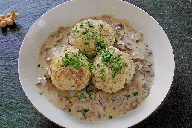 Kräuterklöße mit Champignon - Sauce von Hani| Chefkoch