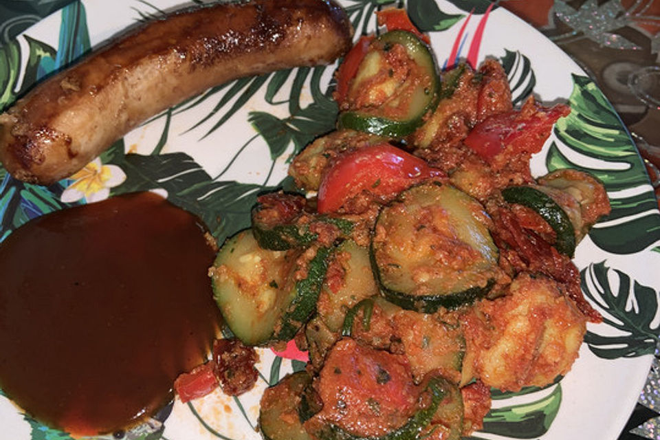 Gnocchi-Salat mit Zucchini und Paprika